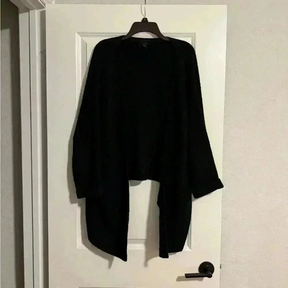 BLACK CARDIGAN SIZE MEDIUM - Picture 2 of 4